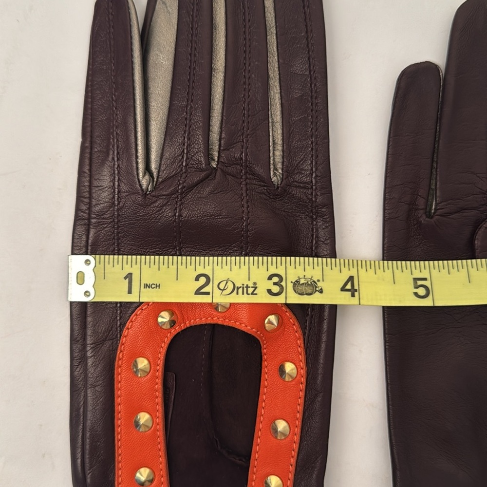 VIVIENNE WESTWOOD
BRAND NEW VINTAGE GLOVES ORANGE/BROWN/SILVER LEATHER WSTUDS M - Picture 15 of 17